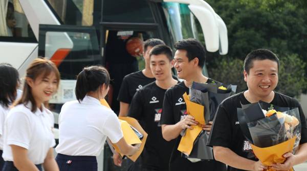 //www.xinggaochao.net/__local/4/EF/9A/168D25DB3B732842770B0472FEF_68A582D7_1064B.jpg